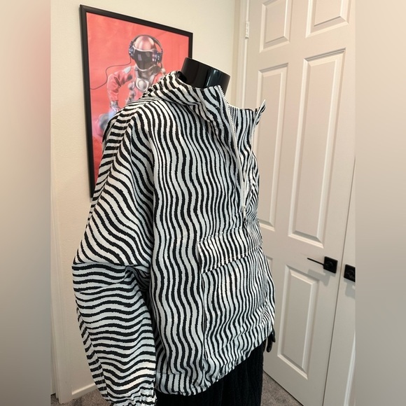 Digital zebra stripes Anchor hood jacket - Picture 5 of 6